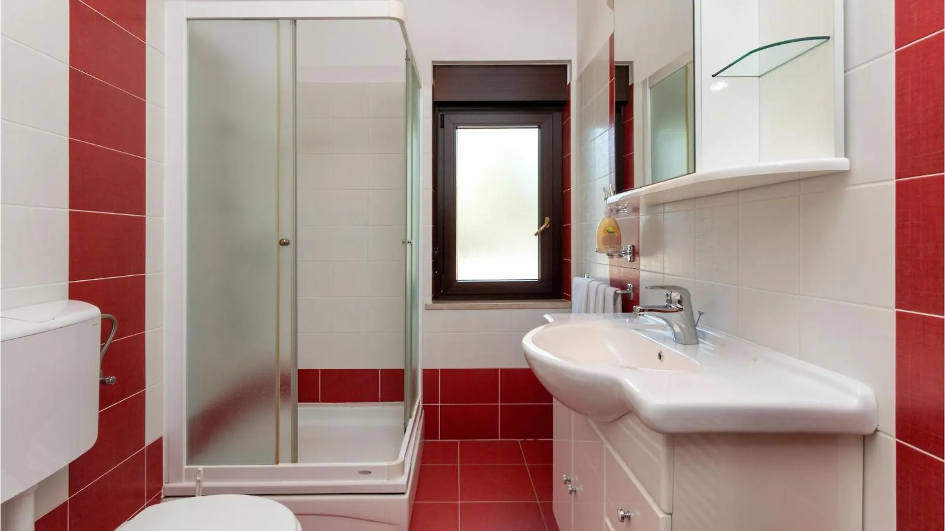Lovely Apartment In Pula With Wifi