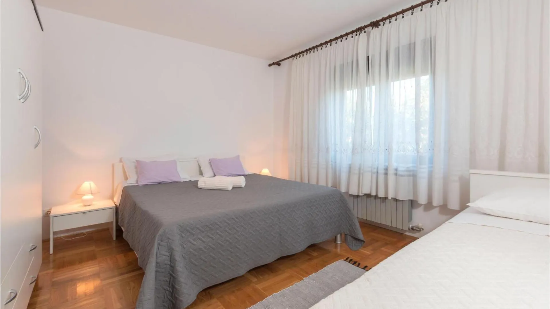 Lovely Apartment In Pula With Wifi 0*,