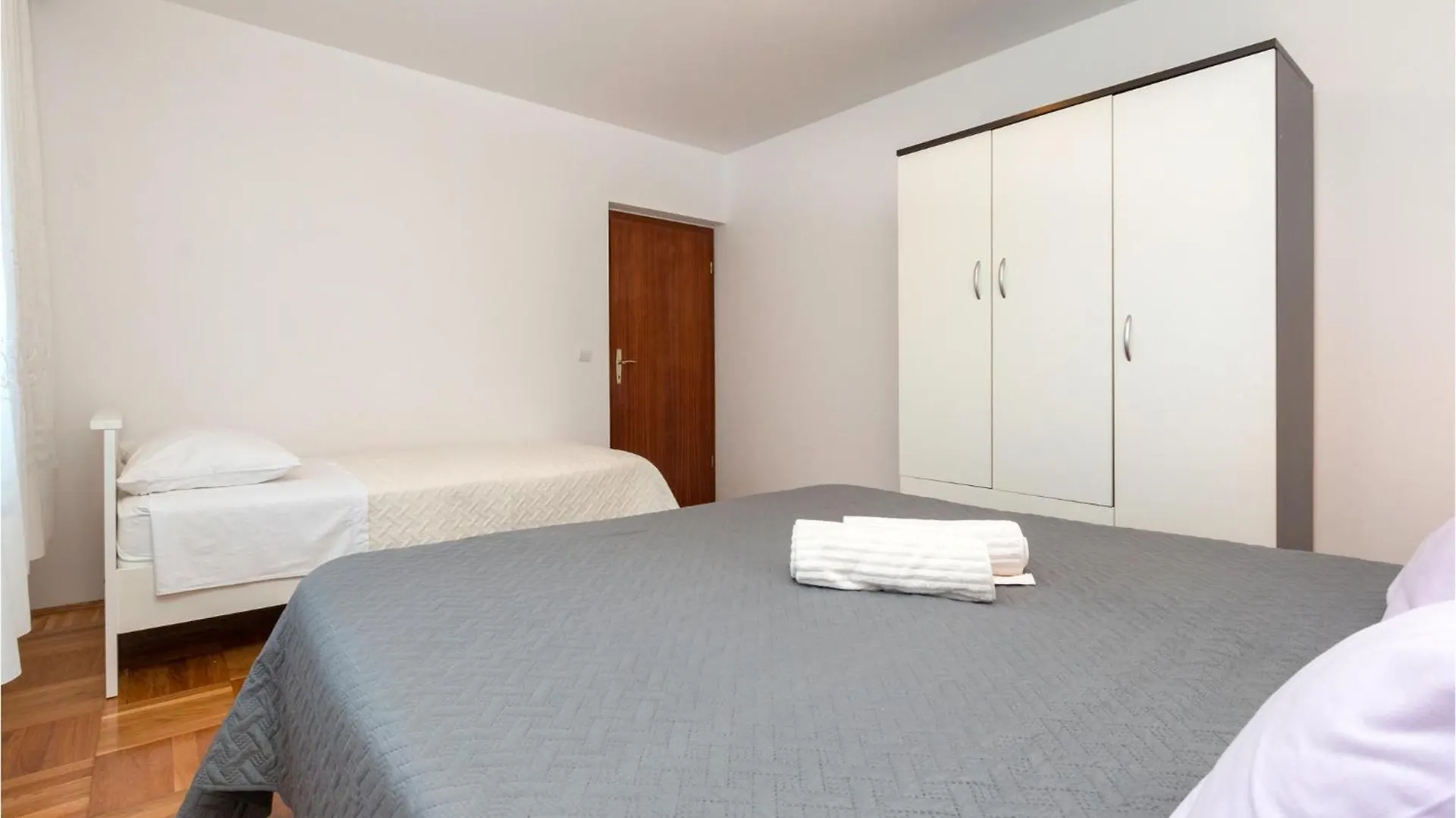 Lovely Apartment In Pula With Wifi