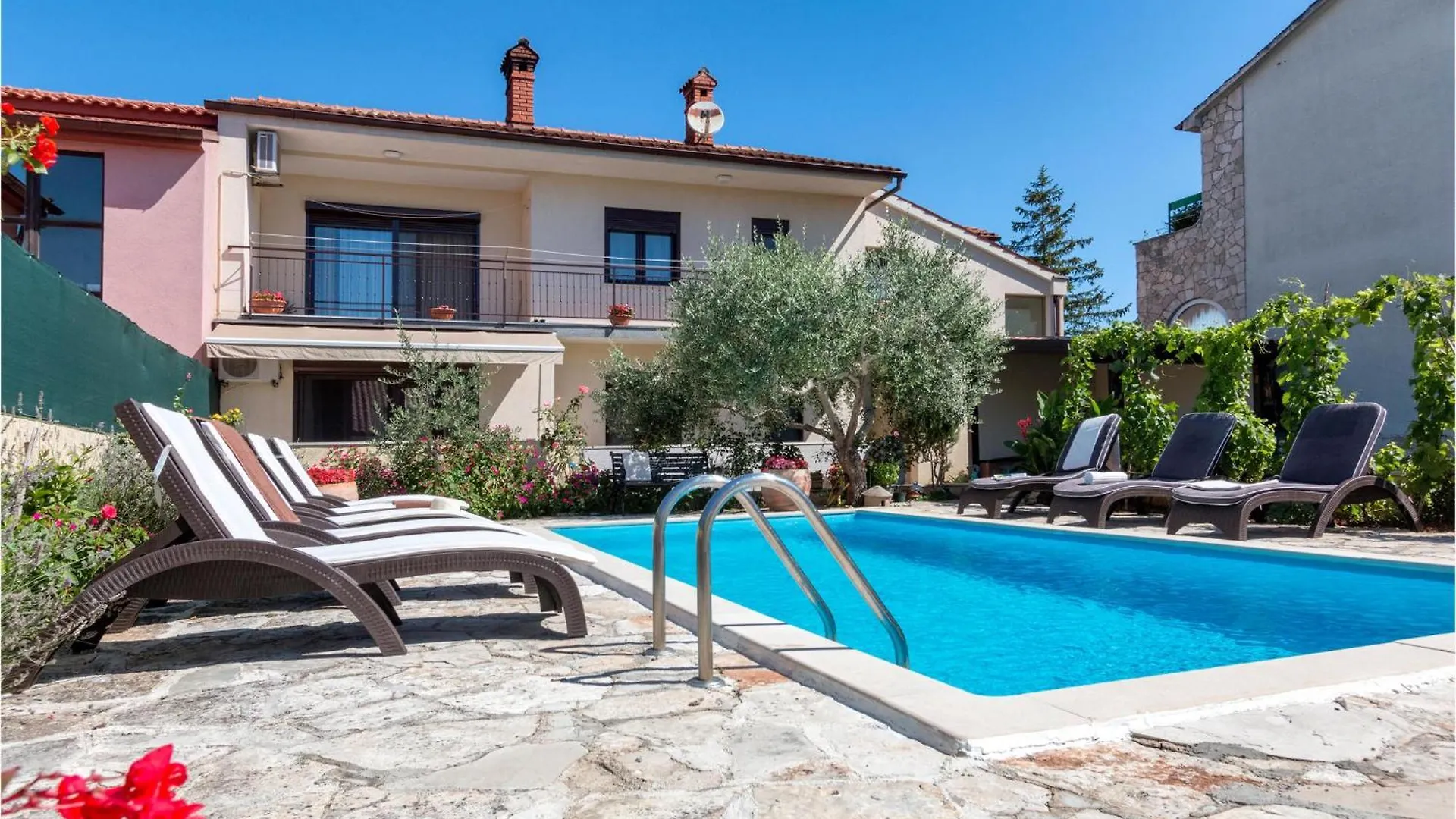 Lovely Apartment In Pula With Wifi