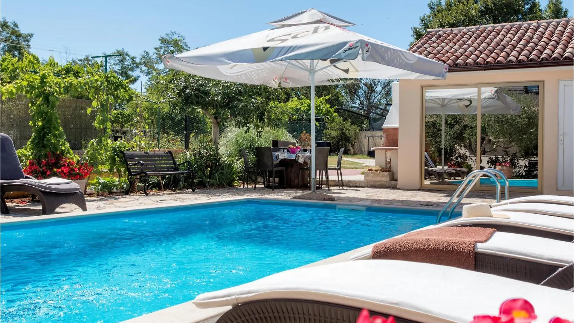 Lovely Apartment In Pula With Wifi