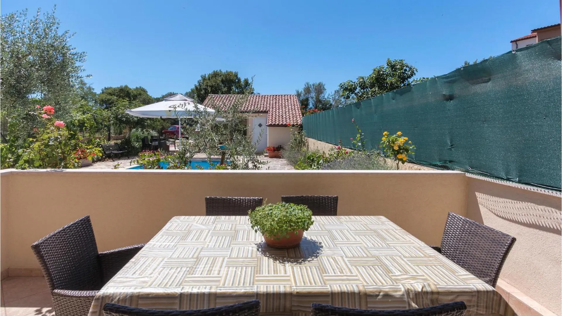 Lovely Apartment In Pula With Wifi 0*,