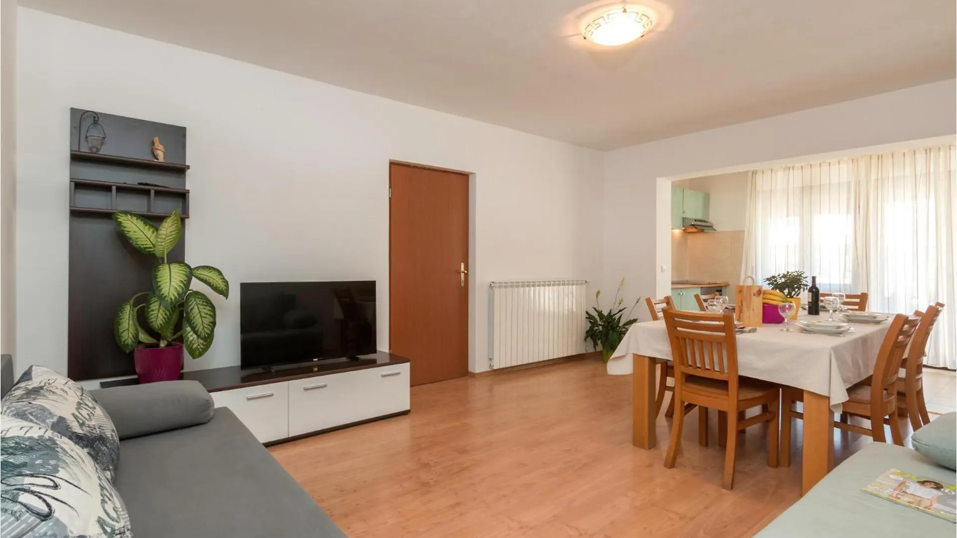 Lovely Apartment In Pula With Wifi